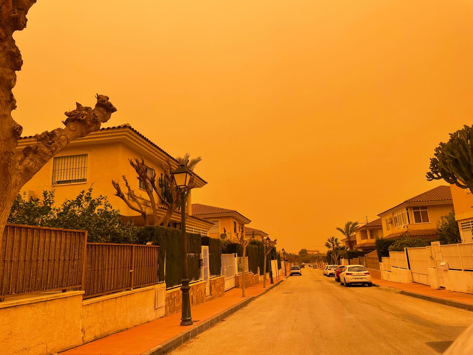Murcia sky during the extreme dust event in March 2022